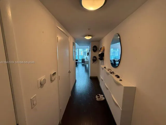 $3,200 | 41 Southeast 5th Street, Unit 712, Miami, FL 33131