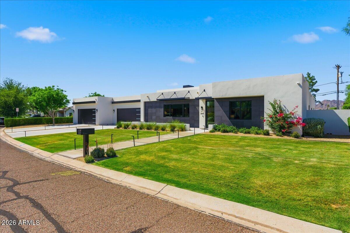 3944 East Roma Avenue Phoenix, AZ 85018 - Photo 4 of 53