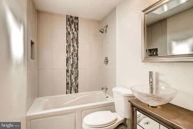 1116 Wicklow Road Baltimore, MD 21229 - Photo 22 of 28 Bath