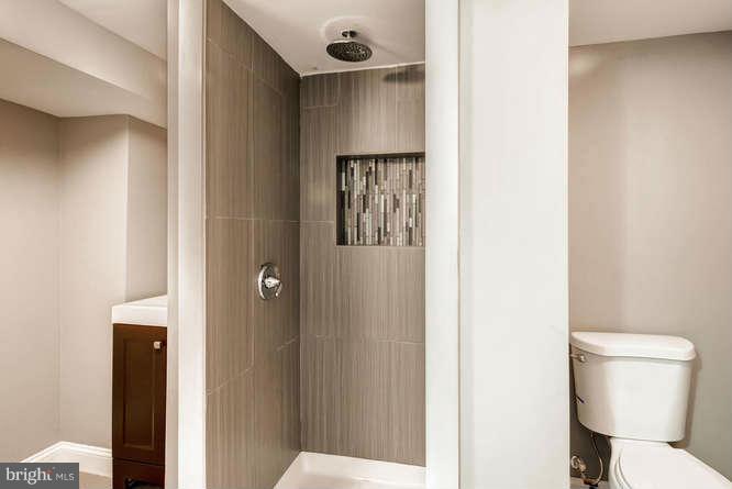 1116 Wicklow Road Baltimore, MD 21229 - Photo 26 of 28 Bath