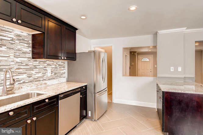 1116 Wicklow Road Baltimore, MD 21229 - Photo 9 of 28 Kitchen