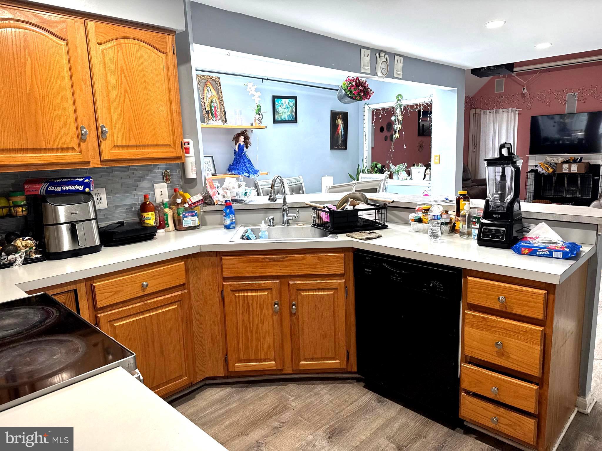 9348 Creekview Drive Laurel, MD 20708 - Photo 26 of 58 KITCHEN PICTURE2