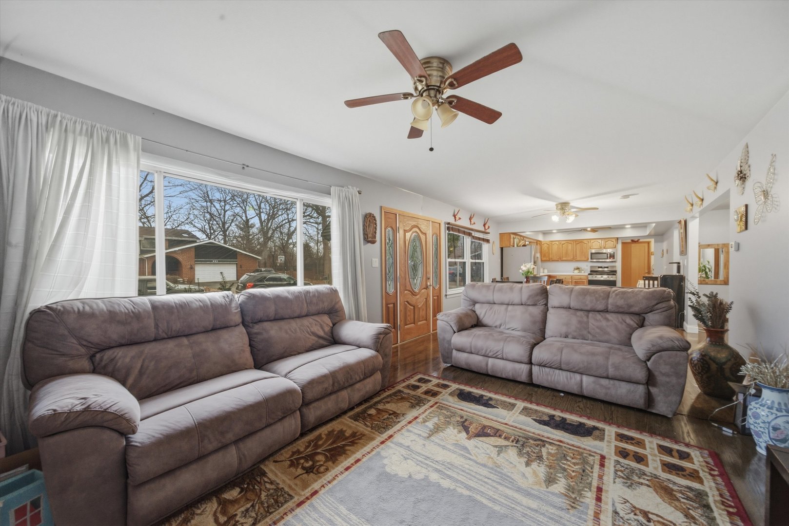 810 North Cherry Street Addison, IL 60101 - Photo 6 of 32