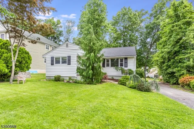 $3,400 | 36 South Belair Avenue, Cedar Knolls, NJ 07927