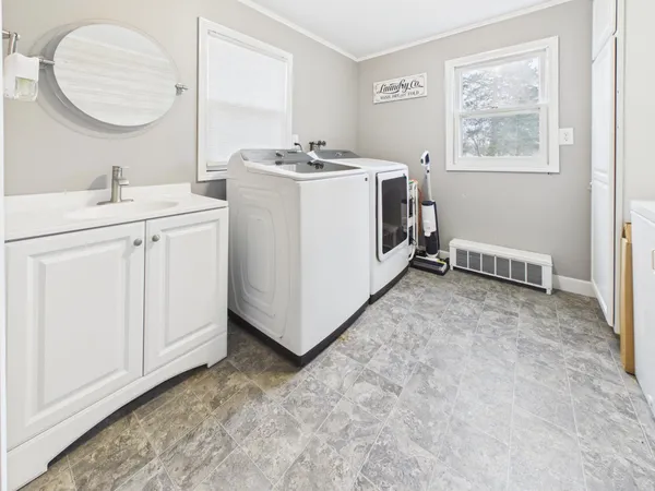 $279,900 | 305 Fourth Street Northeast, Melrose, MN 56352