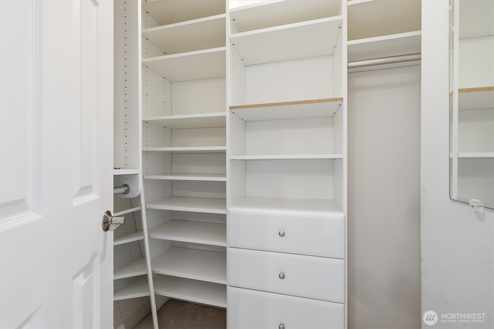 560 North 76th Street Seattle, WA 98103 - Photo 22 of 39 Gallery Image 22