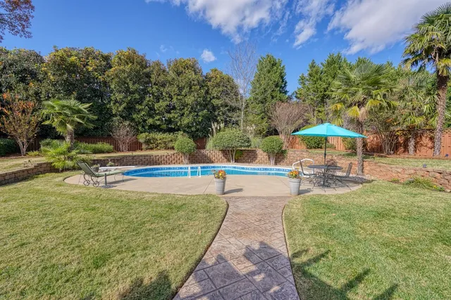 $735,000 | 420 South Oakley Lane, Spartanburg, SC 29301