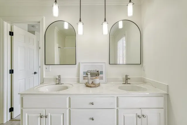 $735,000 | 420 South Oakley Lane, Spartanburg, SC 29301