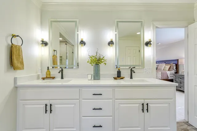 $735,000 | 420 South Oakley Lane, Spartanburg, SC 29301