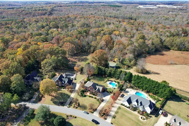 $735,000 | 420 South Oakley Lane, Spartanburg, SC 29301