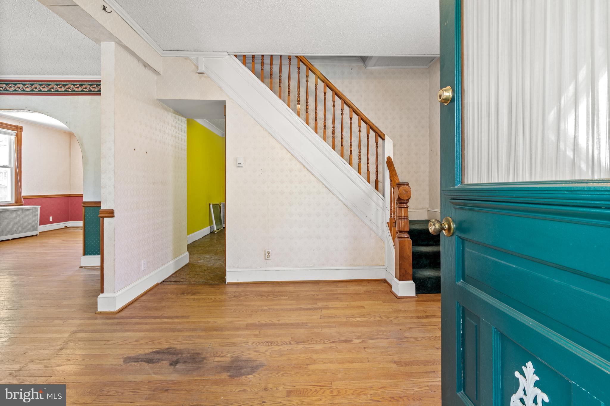4310 Biddison Lane Baltimore, MD 21206 - Photo 21 of 55 Large Foyer