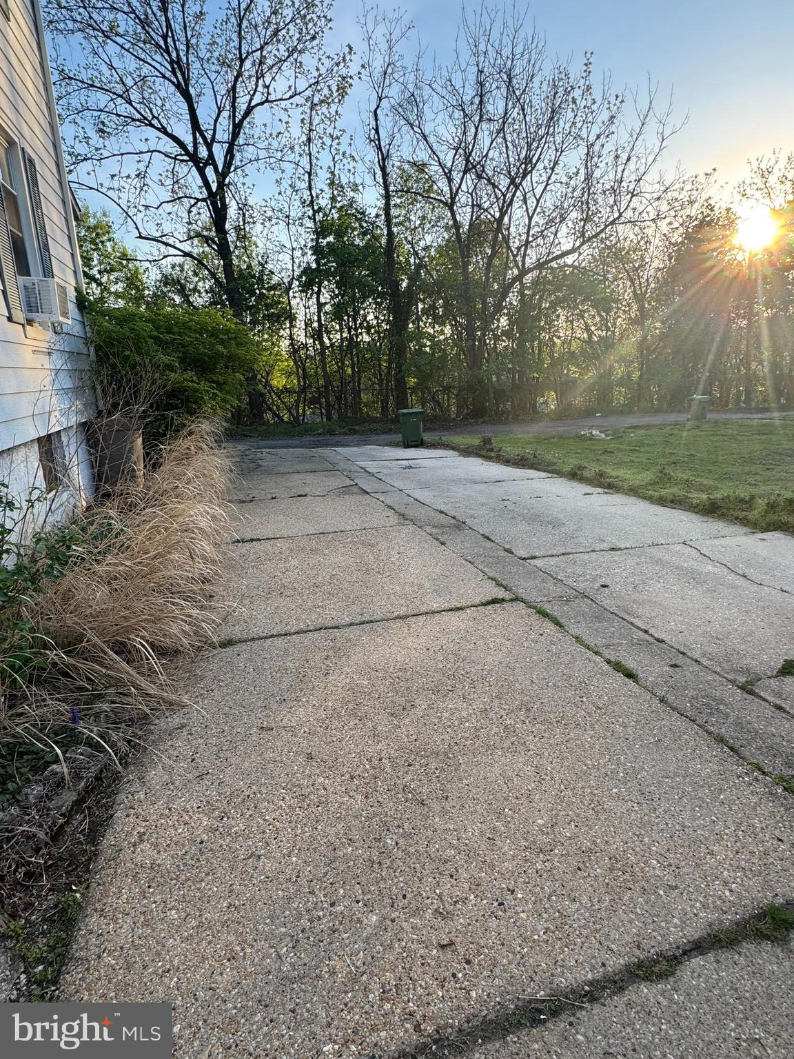 4310 Biddison Lane Baltimore, MD 21206 - Photo 4 of 55 Long driveway