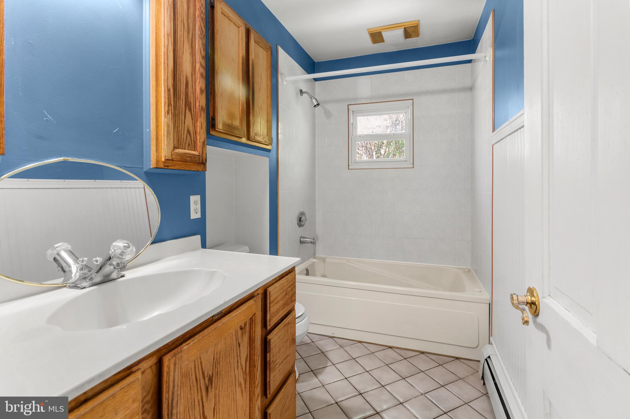 4310 Biddison Lane Baltimore, MD 21206 - Photo 45 of 55 Upper Level Full Bath