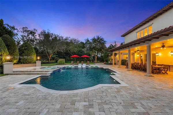 a view of a outdoor space
