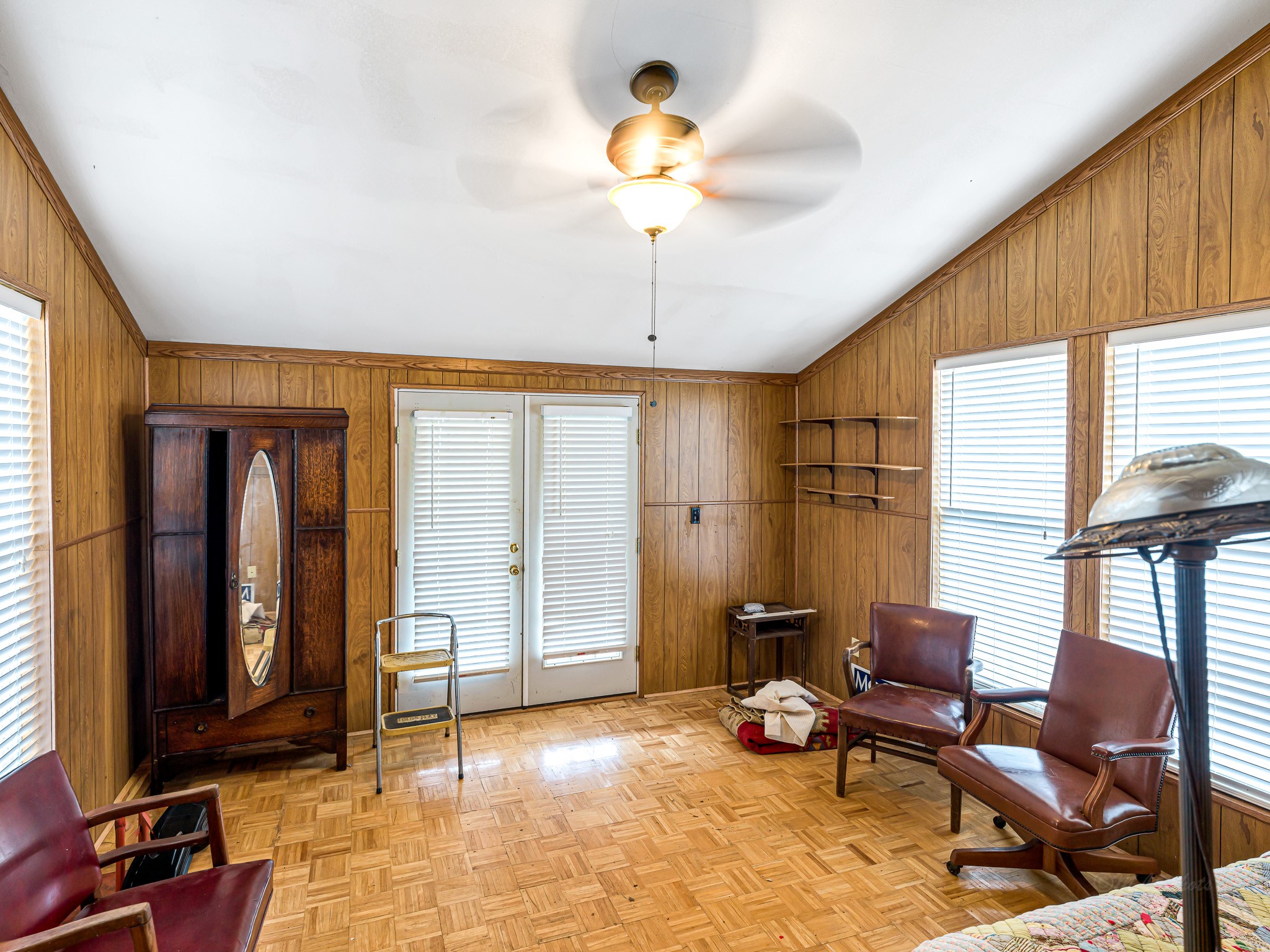 26 West Austin Street Bellville, TX 77418 - Photo 13 of 40 Additional room with private entrance