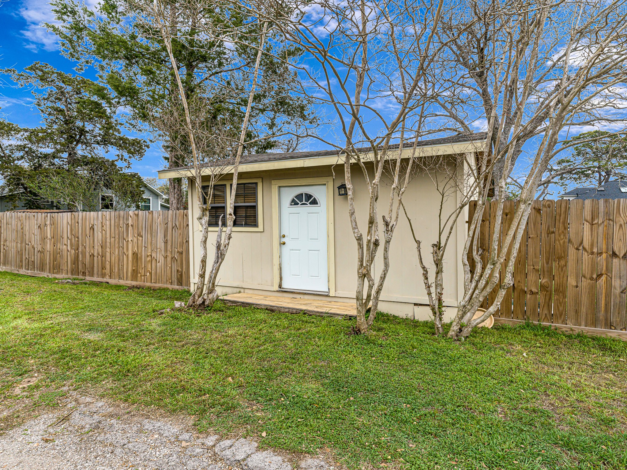 26 West Austin Street Bellville, TX 77418 - Photo 30 of 40 Casita. full bath and kitchen
