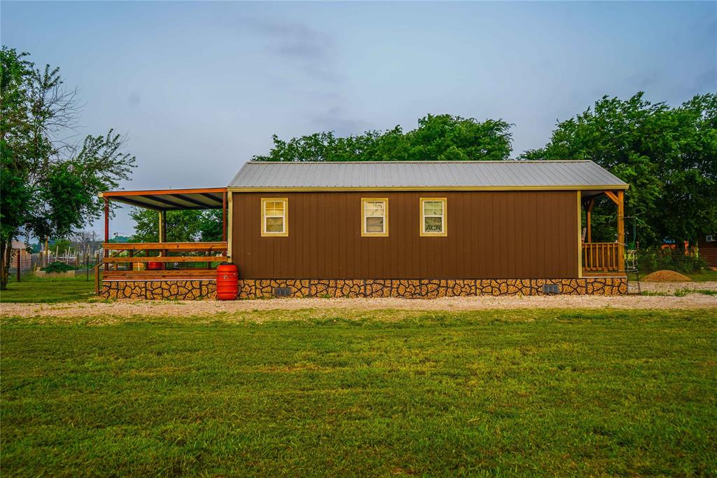 386 North Rock Creek Road Waco, TX 76708 - Photo 24 of 40 a view of swimming pool with yard