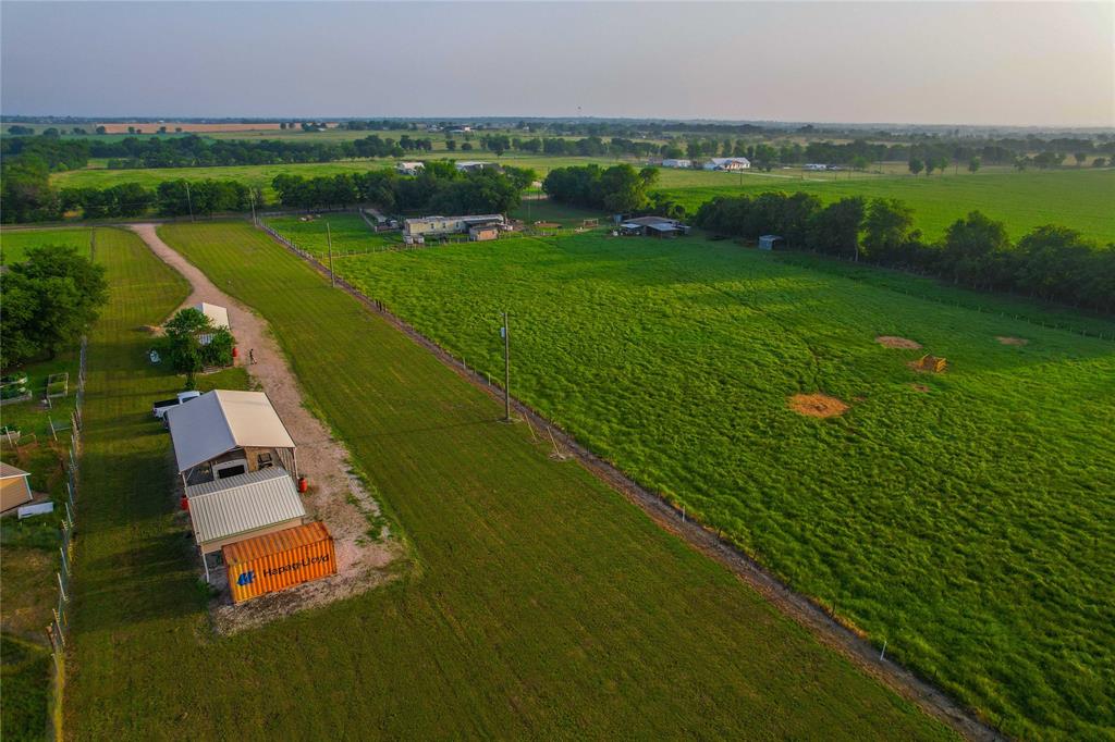 386 North Rock Creek Road Waco, TX 76708 - Photo 25 of 40 an aerial view of tennis court