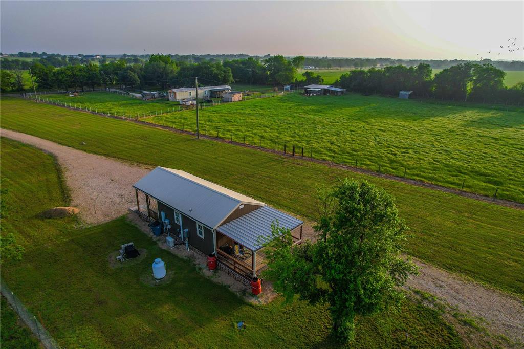 386 North Rock Creek Road Waco, TX 76708 - Photo 26 of 40 a view of a field with sitting area