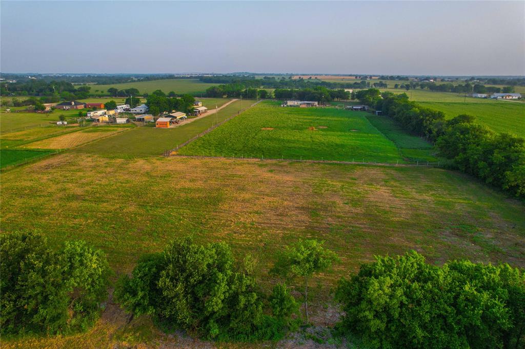 386 North Rock Creek Road Waco, TX 76708 - Photo 27 of 40 a view of a city with an ocean
