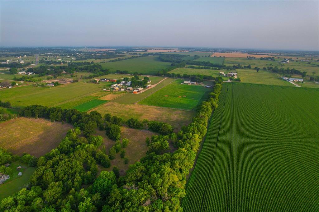386 North Rock Creek Road Waco, TX 76708 - Photo 33 of 40 a view of a city with an ocean