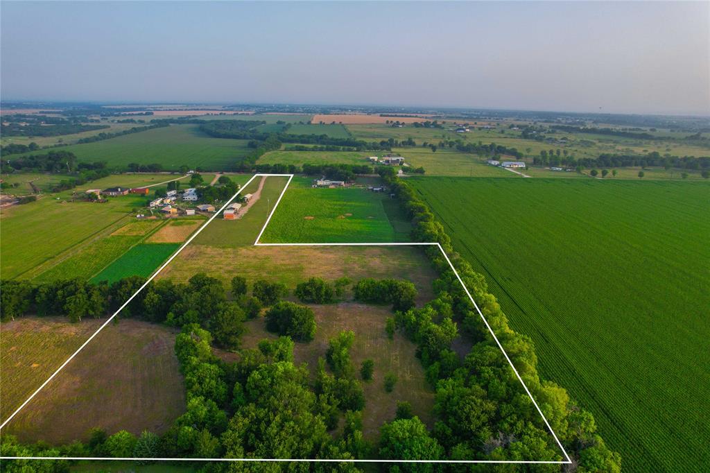 386 North Rock Creek Road Waco, TX 76708 - Photo 5 of 40 a view of a tennis court