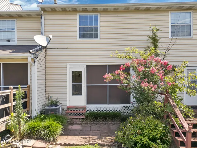 $237,400 | 1321 Nobel Street, Unit E, Alcoa, TN 37701