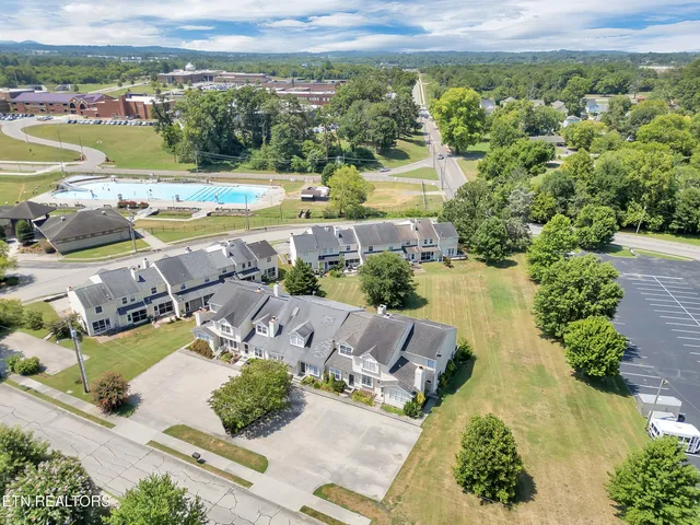 $237,400 | 1321 Nobel Street, Unit E, Alcoa, TN 37701