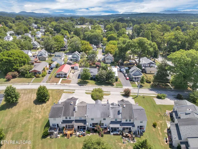 $237,400 | 1321 Nobel Street, Unit E, Alcoa, TN 37701