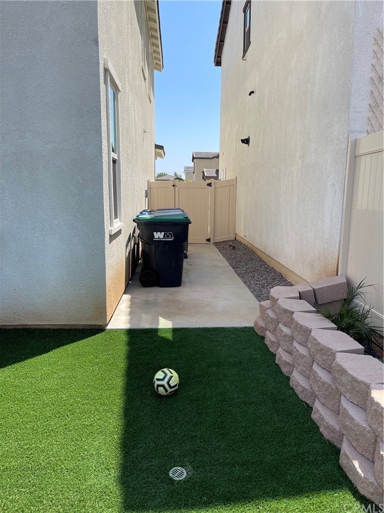 5895 Nectar Drive Banning, CA 92220 - Photo 19 of 29 a view of a backyard with sitting area