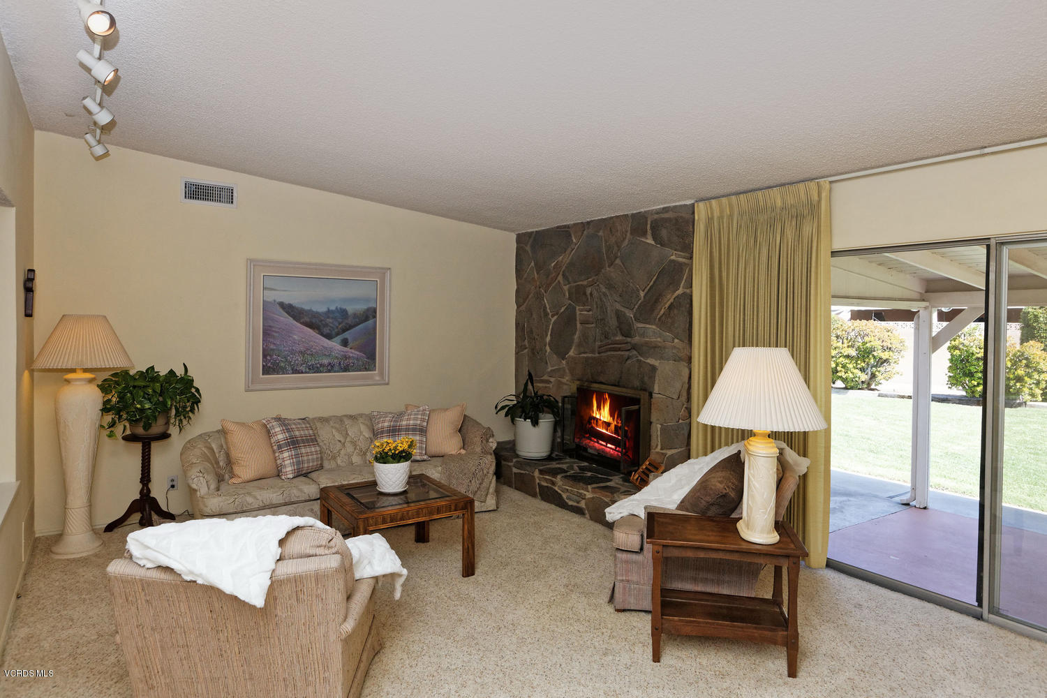 18674 Horace Street Porter Ranch, CA 91326 - Photo 4 of 27 18674 Horace St Porter Ranch-large-007-8