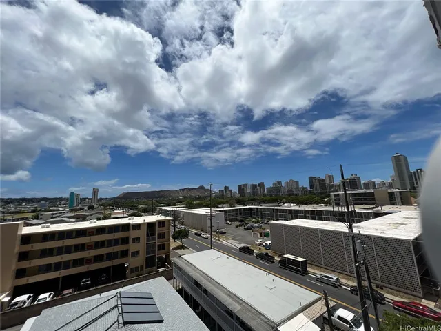 $2,250 | 2542 Date Street, Unit 302, Honolulu, HI 96826