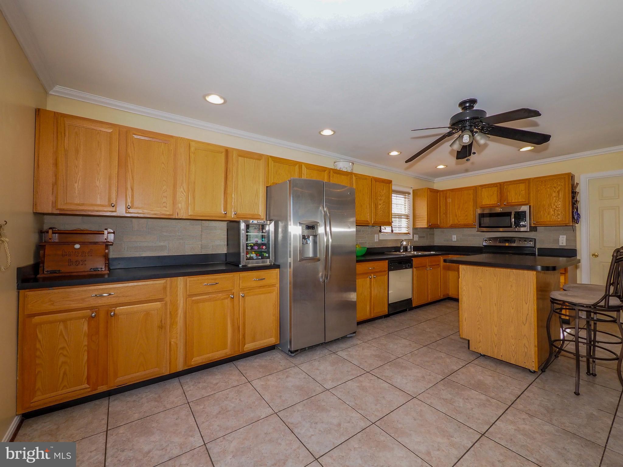 7836 East Shore Road Pasadena, MD 21122 - Photo 7 of 55 Gallery Image 7