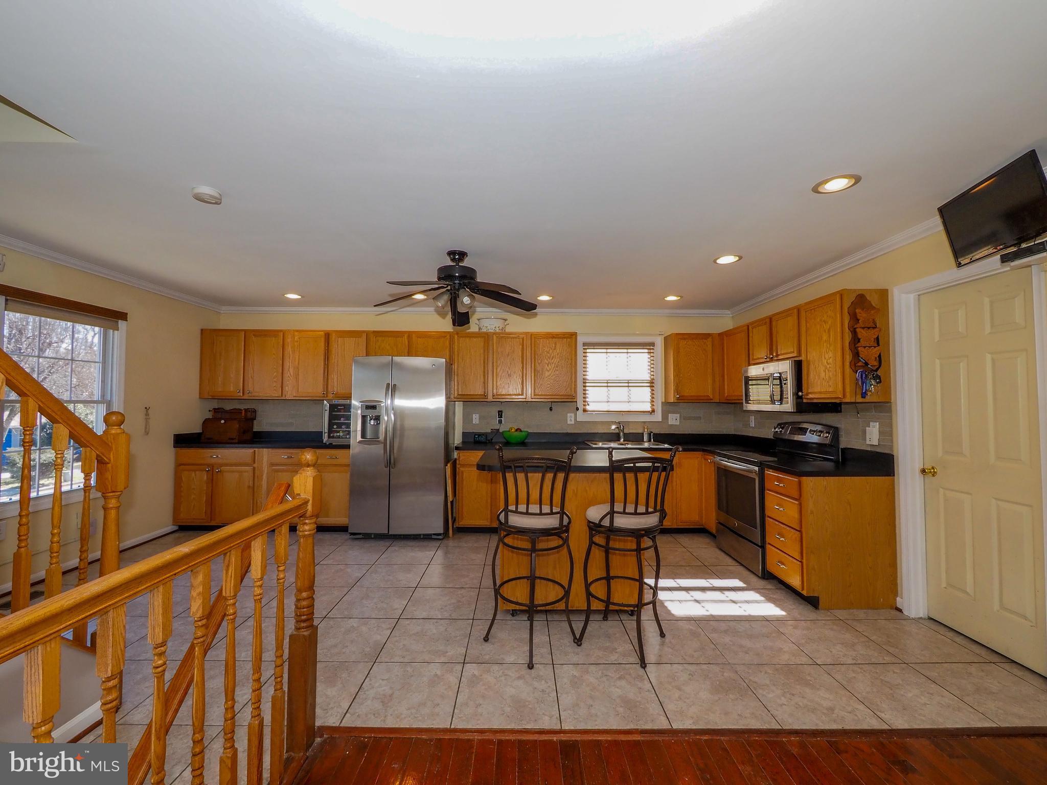 7836 East Shore Road Pasadena, MD 21122 - Photo 8 of 55 Gallery Image 8