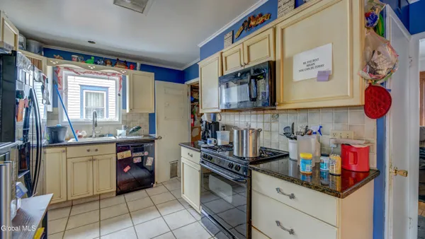 $129,000 | 40 Fox Street, Gloversville, NY 12078