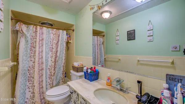 $129,000 | 40 Fox Street, Gloversville, NY 12078
