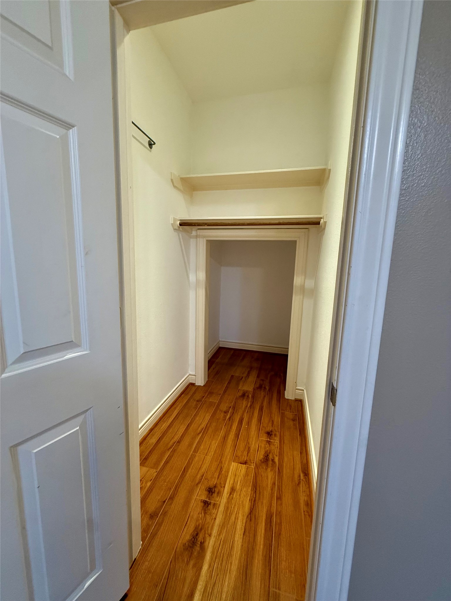 3540 Cline Street Houston, TX 77020 - Photo 20 of 26 Large spacious walk-in closets in each of the two guest bedrooms.