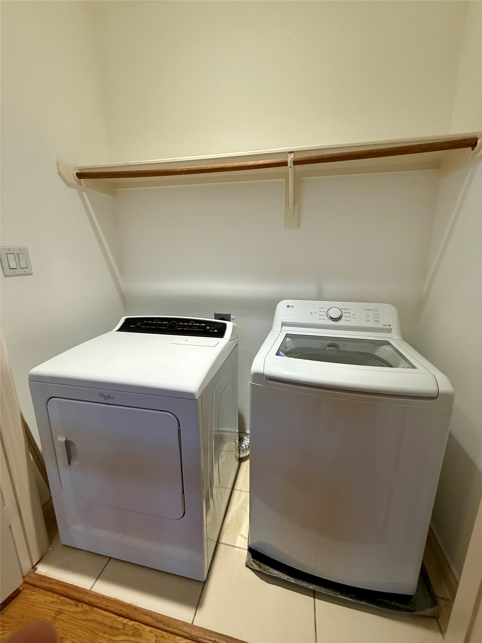 3540 Cline Street Houston, TX 77020 - Photo 25 of 26 Washer/Dryer Stay! Convenient dedicated laundry room featuring overhead shelving for storage.