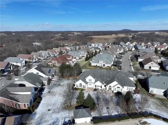 $425,000 | 408 Independence Lane, Unit 211, Freedom, PA 15042