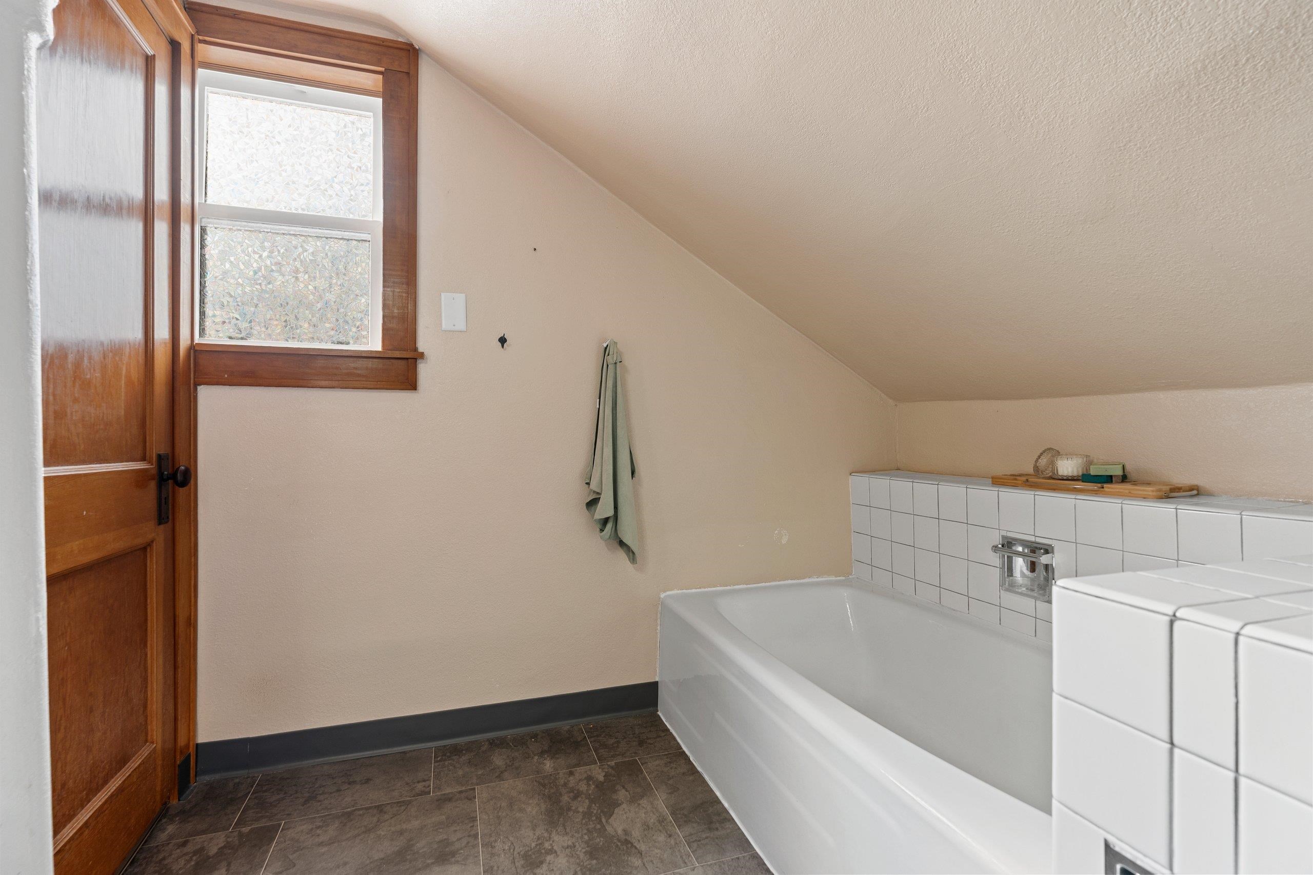 315 South Victoria Street Appleton, WI 54914 - Photo 26 of 41