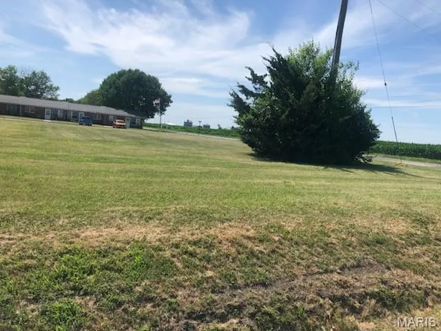 $32,000 | 1702 West County Road, Jerseyville, IL 62052
