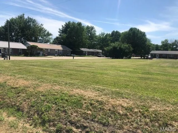 $32,000 | 1702 West County Road, Jerseyville, IL 62052