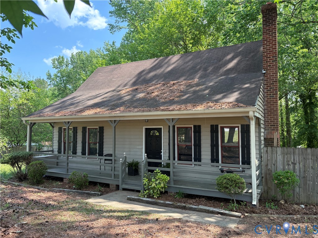  two story 4 bedroom house with a full country por