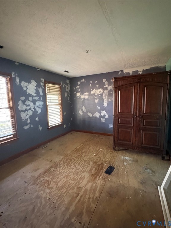 1291 Grapevine Road Sandston, VA 23150 - Photo 11 of 25 Primary bedroom with two windows.