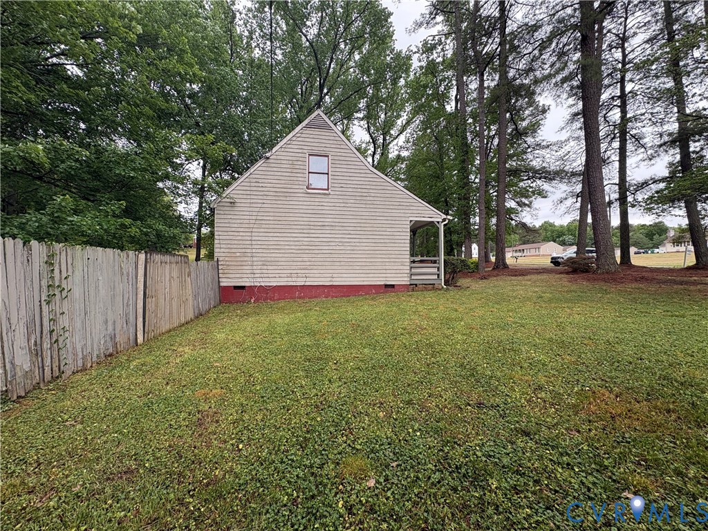 1291 Grapevine Road Sandston, VA 23150 - Photo 17 of 25 Side of the house