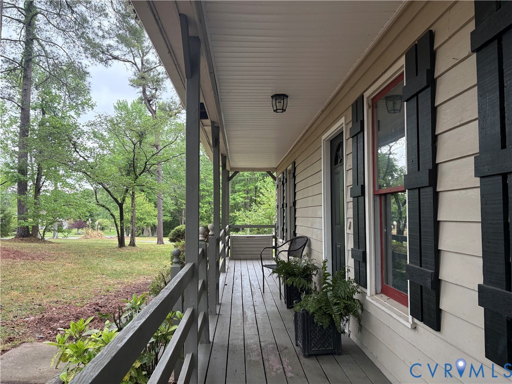 1291 Grapevine Road Sandston, VA 23150 - Photo 2 of 25 Full Country porch