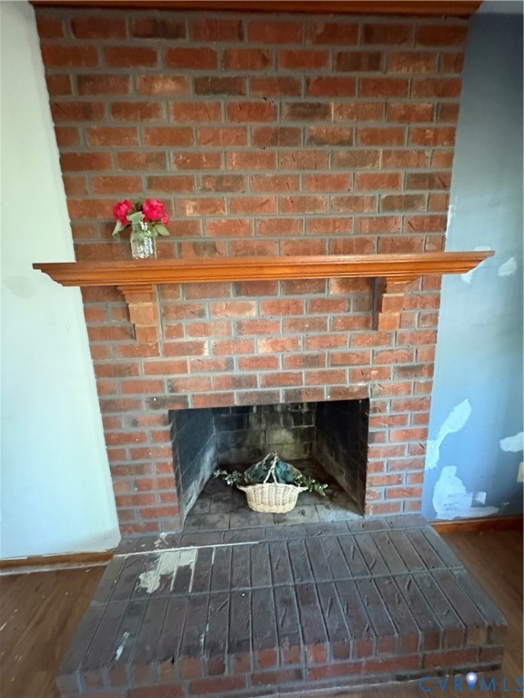 1291 Grapevine Road Sandston, VA 23150 - Photo 7 of 25 Brick fireplace with mantle.