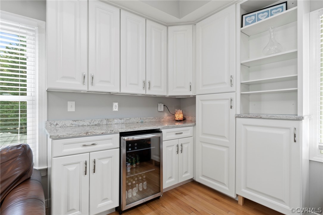 12635 Eagle Ridge Road Henrico, VA 23233 - Photo 20 of 49 Built ins & beverage center in the second living r