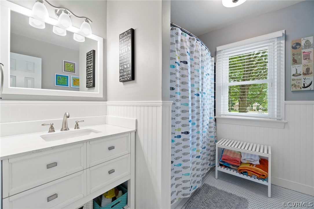 12635 Eagle Ridge Road Henrico, VA 23233 - Photo 33 of 49 2nd Floor full bath with tub/shower combo.