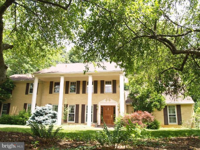 13628 Glenhurst Road North Potomac, MD 20878 - Photo 1 of 30 Exterior (Main)